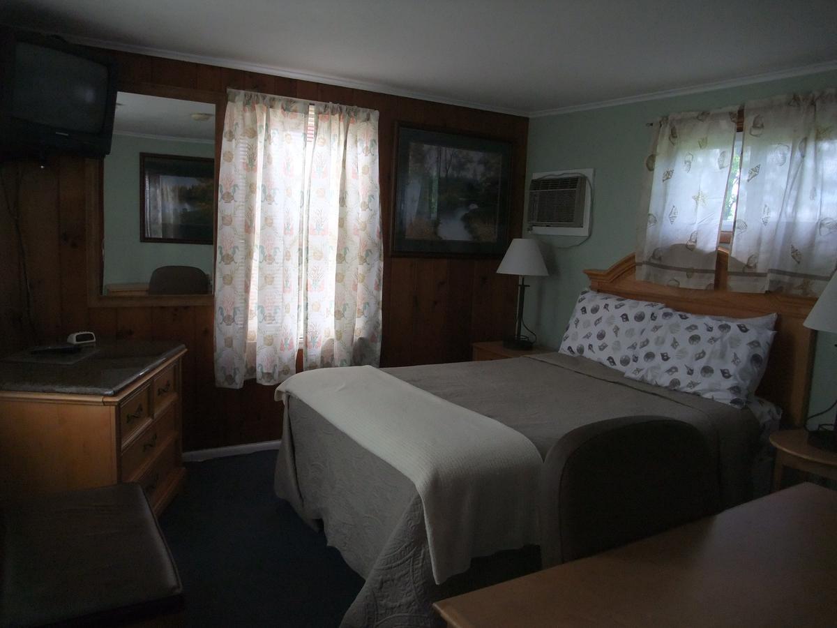 Hills Motor Court & Marina Motel Alexandria Bay Exterior foto