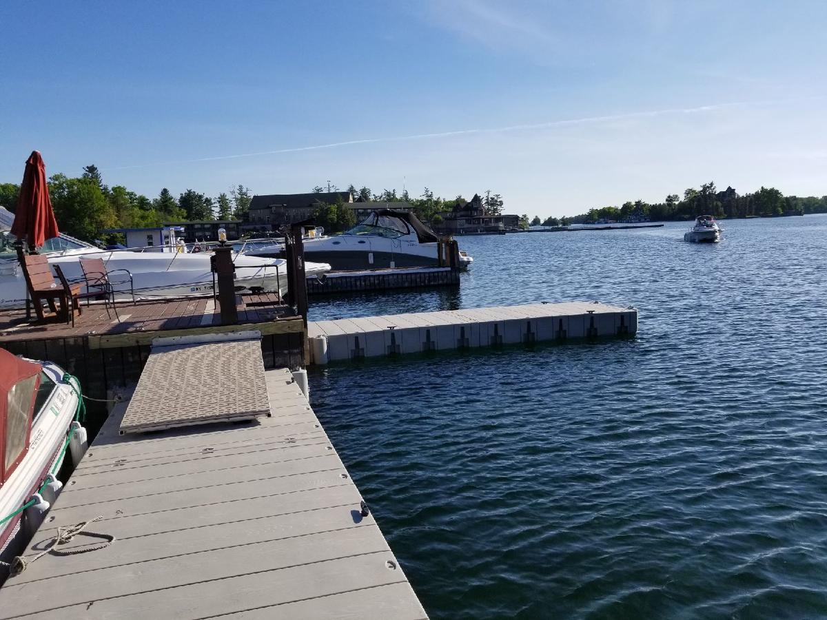 Hills Motor Court & Marina Motel Alexandria Bay Exterior foto