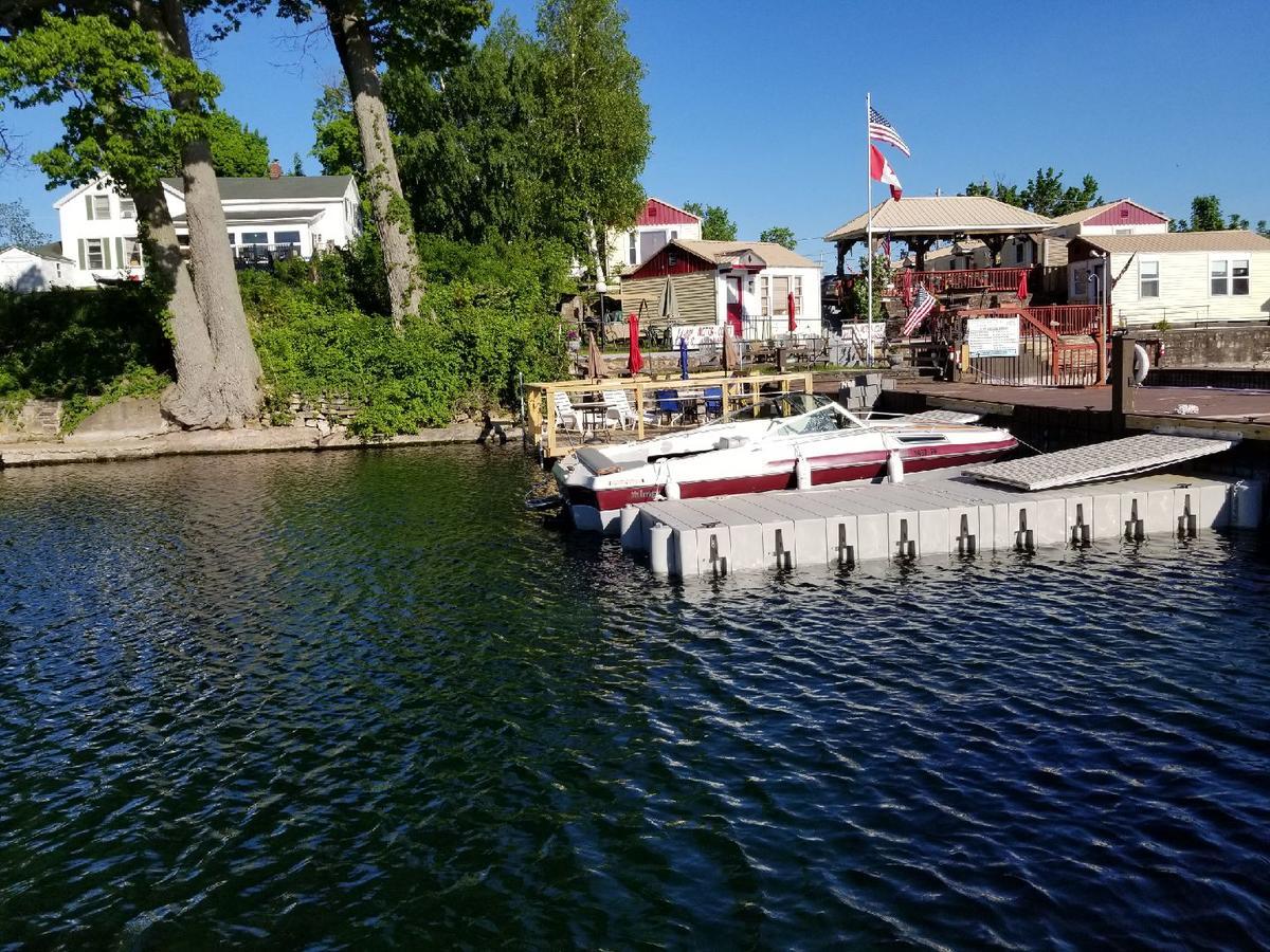Hills Motor Court & Marina Motel Alexandria Bay Exterior foto