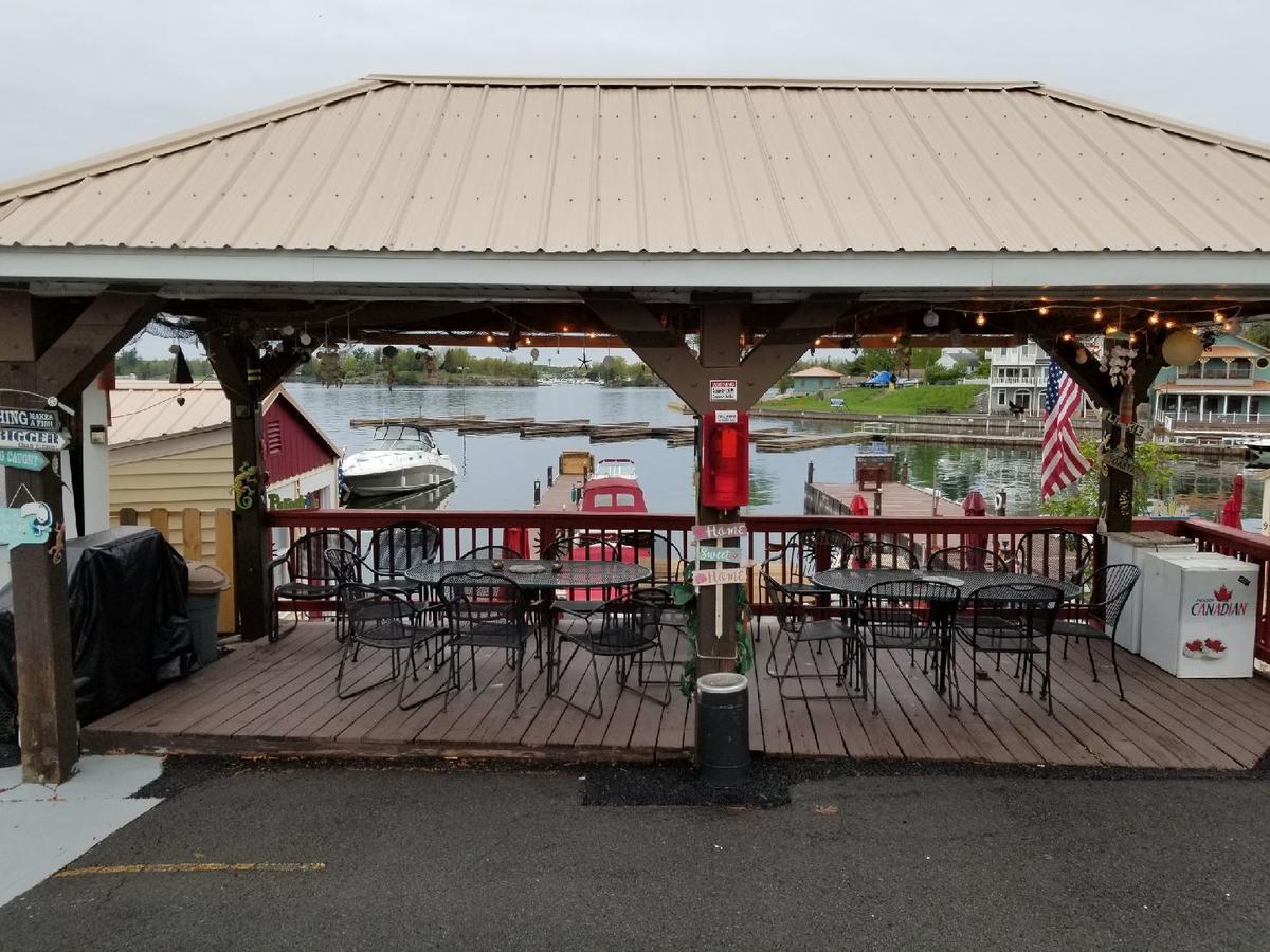 Hills Motor Court & Marina Motel Alexandria Bay Exterior foto