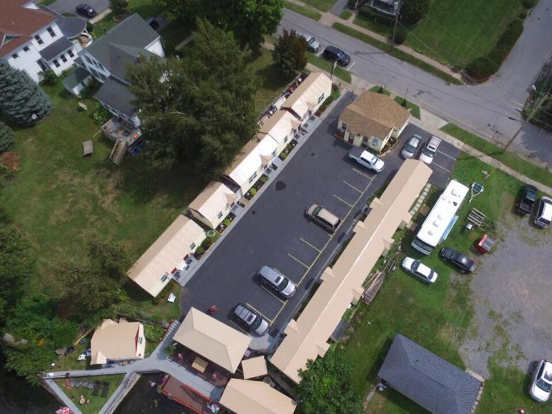 Hills Motor Court & Marina Motel Alexandria Bay Exterior foto